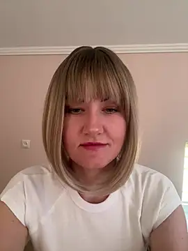 LunaFoxs online show from June 20, 2026, 3:48 pm