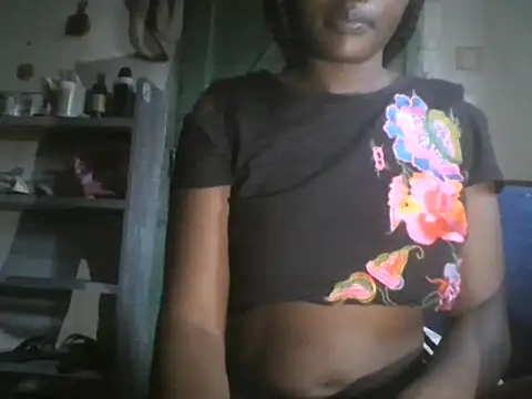 Nickitalove online show from June 19, 2026, 2:43 pm