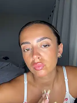 Snapshot of Harrietbronzex chatting on June 21, 2026, 8:33 pm Harrietbronzex online show from June 21, 2026, 8:33 pm