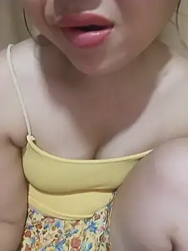 Emma-cutee online show from July 1, 2026, 1:56 pm