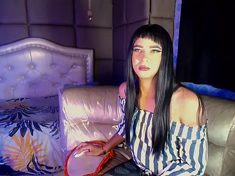 Clarissa Gill online show from June 17, 2026, 10:43 pm