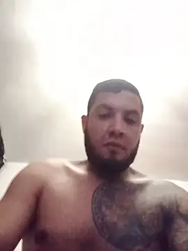 Juanluigui04 online show from June 30, 2026, 2:01 am