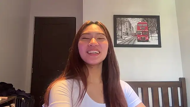 EusebiaTaus online show from June 17, 2026, 2:47 am