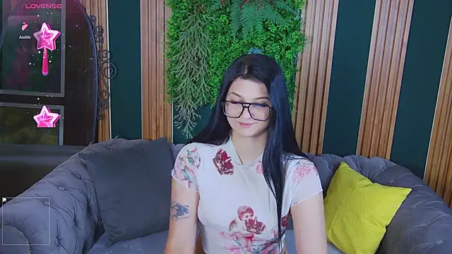 Snapshot of SolaZolaz chatting on June 20, 2026, 1:30 am SolaZolaz online show from June 20, 2026, 1:30 am