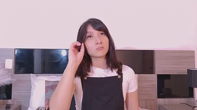 NinaGarcia online show from July 9, 2026, 1:59 pm