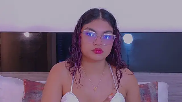 MelodyAlvarez online show from June 20, 2026, 11:46 am