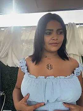 HoneyBunXXX online show from June 25, 2026, 1:04 pm