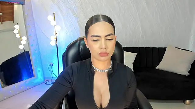 Snapshot of SabrinaMontclair chatting on July 7, 2026, 8:46 pm SabrinaMontclair online show from July 7, 2026, 8:46 pm