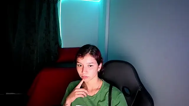 Skinny queen 20 online show from June 19, 2026, 12:59 am