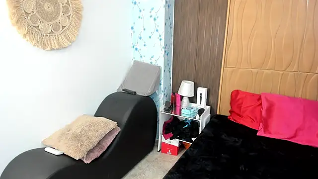 TaniaRosen online show from June 19, 2026, 6:23 pm