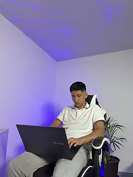 SantiLux  online show from June 25, 2026, 3:39 am