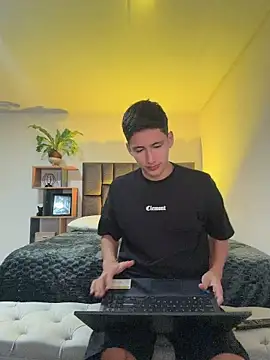 SantiLux  online show from July 5, 2026, 11:23 pm