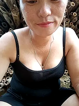 chychy113 online show from June 25, 2026, 7:13 am