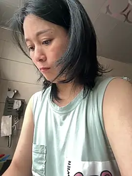 Snapshot of suyabb chatting on July 19, 2026, 10:35 pm suyabb online show from July 19, 2026, 10:35 pm