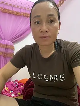 Loly hana online show from June 18, 2026, 1:04 pm