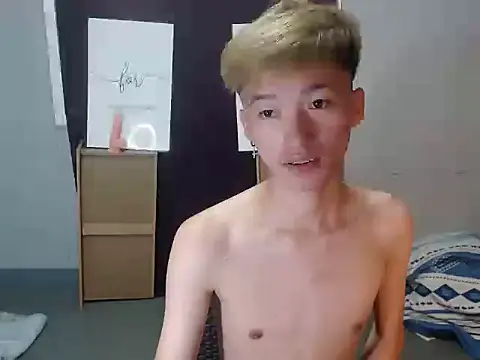 Fem phiLboy69 online show from August 3, 2026, 3:05 am