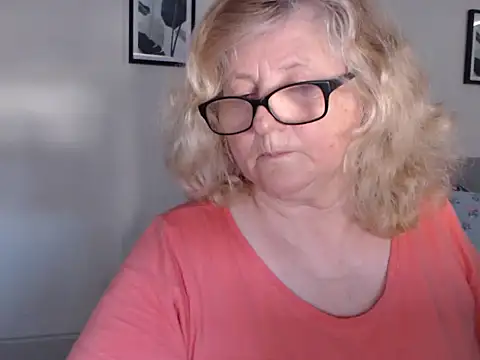 NoraMelow online show from July 11, 2026, 7:44 am