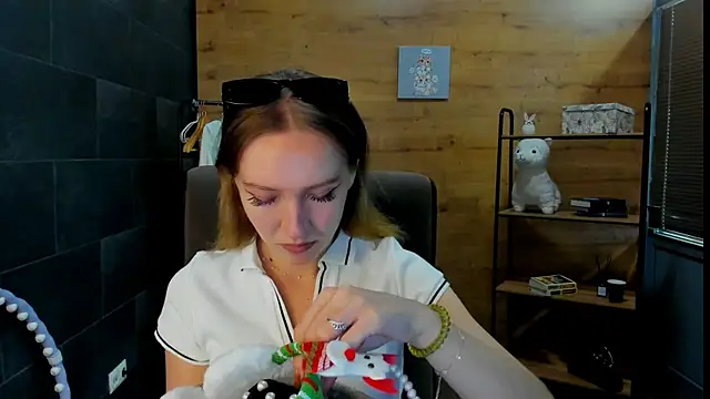 LisaaJackson online show from July 1, 2026, 12:18 pm