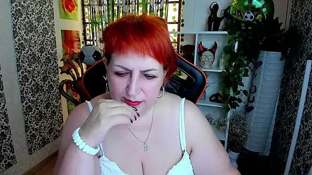 Joana Woods online show from June 25, 2026, 8:30 am