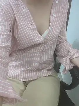 sushmita0 online show from July 6, 2026, 2:47 pm