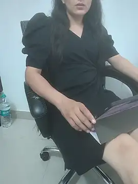 sushmita0 online show from July 28, 2026, 7:39 pm
