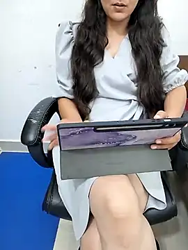 sushmita0 online show from July 31, 2026, 1:32 pm