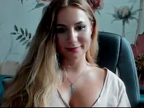 SweetLissi online show from August 4, 2026, 5:15 pm