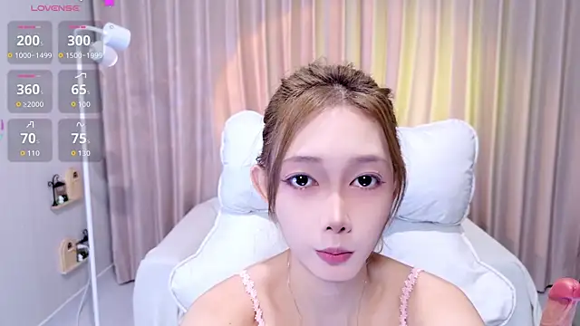 YangYang-0805 online show from July 1, 2026, 5:09 am