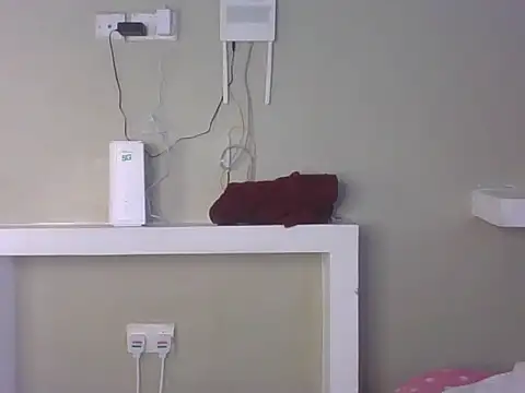 Snapshot of Elsie_1 chatting on July 6, 2026, 9:39 am Elsie 1 online show from July 6, 2026, 9:39 am