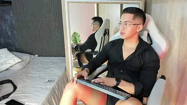Matias strong1 online show from July 30, 2026, 11:20 am