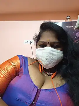 yalini1431 online show from July 18, 2026, 8:12 pm