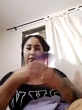 Valentina Tilly online show from July 16, 2026, 3:29 pm