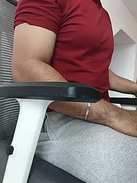 8inch hunk19 online show from August 4, 2026, 6:05 am
