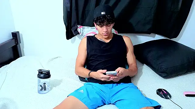 Noah  Dick online show from July 18, 2026, 6:06 am