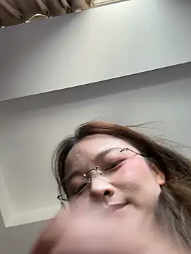 Yueya- online show from July 14, 2026, 2:38 am