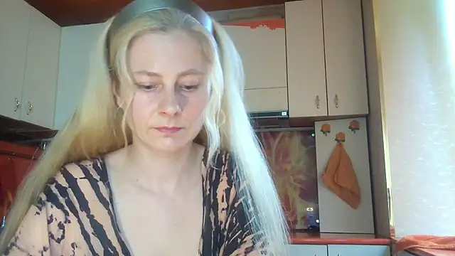 Snapshot of Vexieeka chatting on July 10, 2026, 1:03 pm Vexieeka online show from July 10, 2026, 1:03 pm