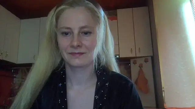Snapshot of Vexieeka chatting on July 15, 2026, 6:57 pm Vexieeka online show from July 15, 2026, 6:57 pm