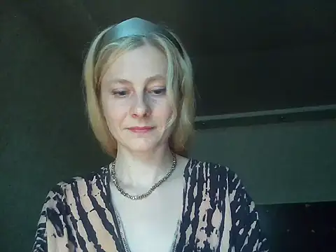 Snapshot of Vexieeka chatting on July 28, 2026, 7:39 pm Vexieeka online show from July 28, 2026, 7:39 pm