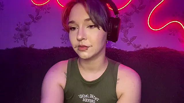 LILLYWYS online show from June 24, 2026, 5:12 pm