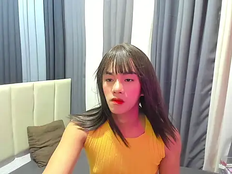 EllieTan online show from August 6, 2026, 4:58 am