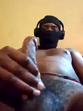 MrCum305 online show from August 3, 2026, 9:04 am