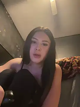 Yocelinluvv online show from June 27, 2026, 5:23 am