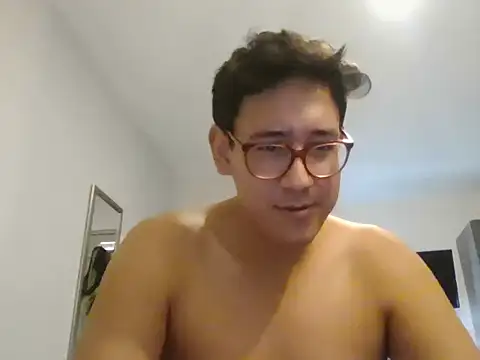 Bastian192cm online show from June 26, 2026, 4:17 am