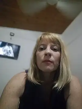 CarmenAmorosa online show from July 18, 2026, 1:15 pm