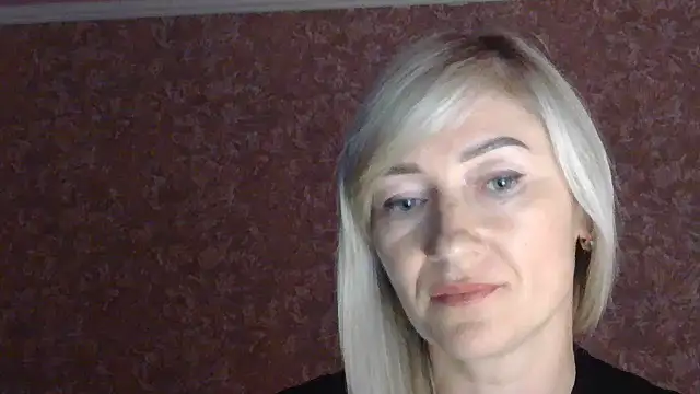 moonlightAnna online show from July 10, 2026, 11:40 pm