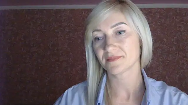 moonlightAnna online show from July 17, 2026, 8:57 pm