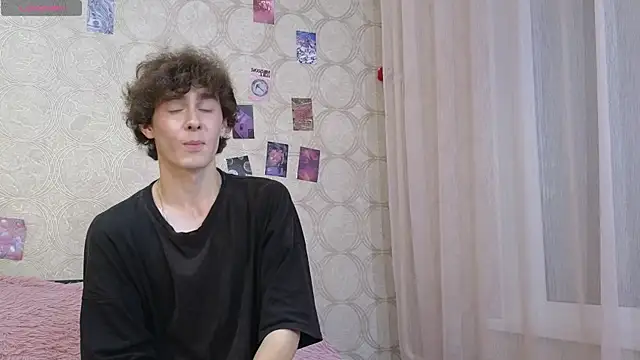 Liam Winss online show from July 4, 2026, 9:32 pm