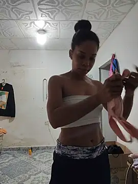 AstridMonroee online show from July 10, 2026, 1:14 pm