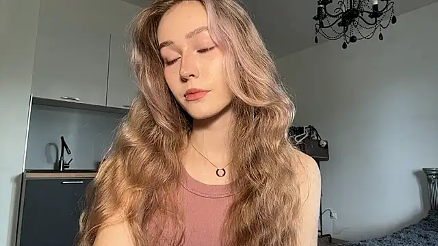 Snapshot of ShyandSkinnyAlice chatting on July 22, 2026, 12:41 pm ShyandSkinnyAlice online show from July 22, 2026, 12:41 pm
