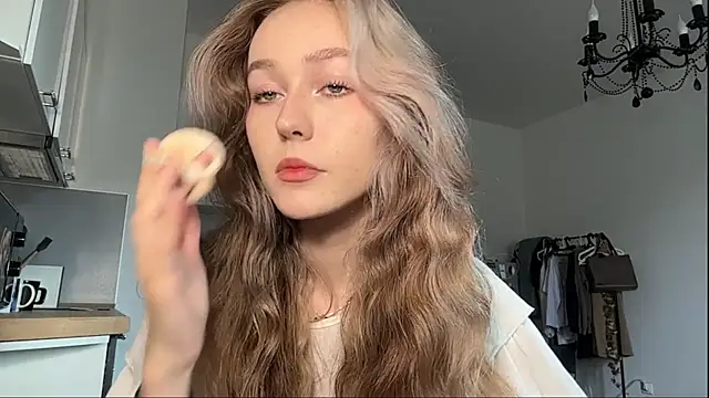 Snapshot of ShyandSkinnyAlice chatting on July 24, 2026, 12:25 pm ShyandSkinnyAlice online show from July 24, 2026, 12:25 pm